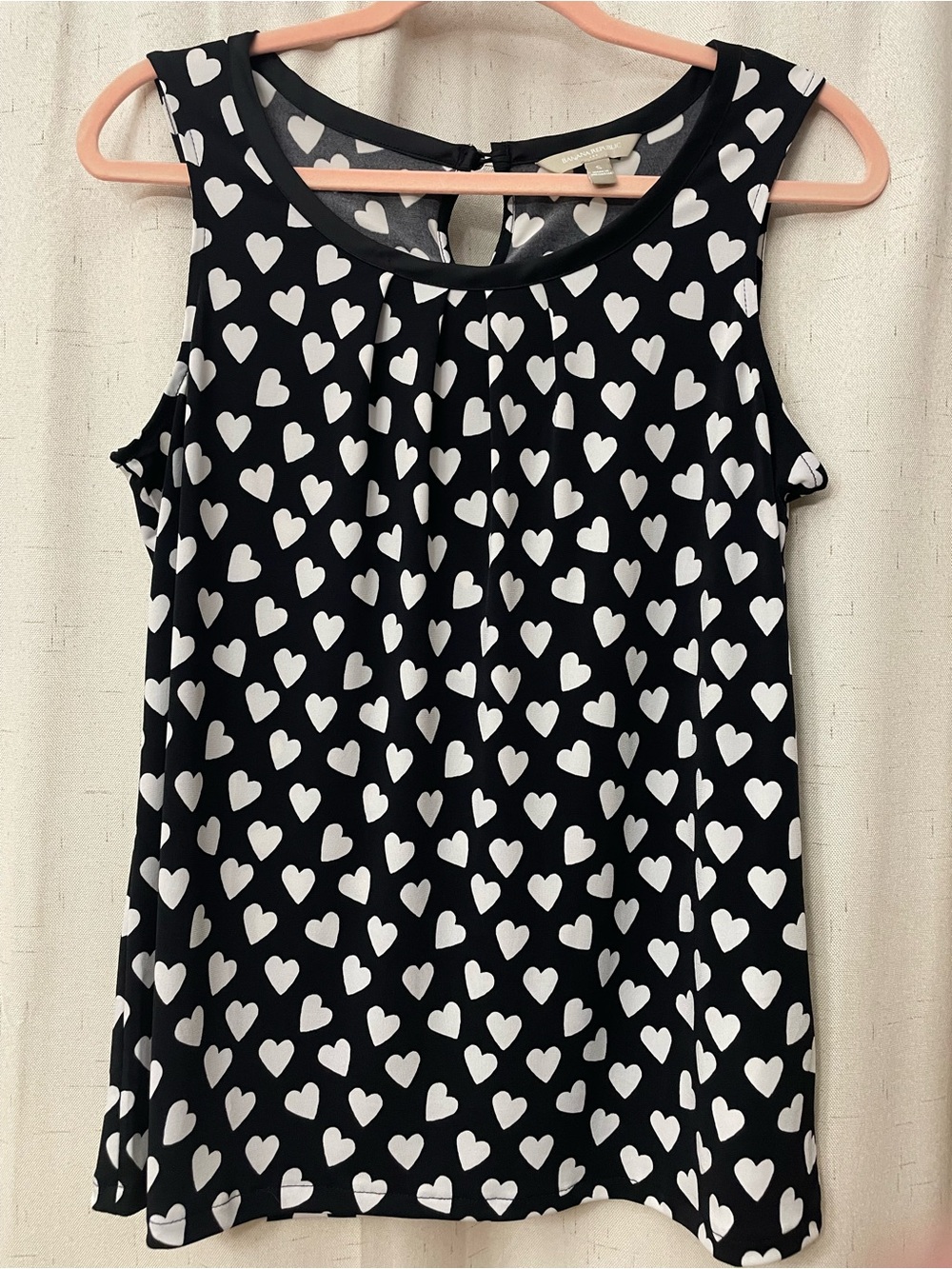 Banana Republic Factory Black and White Heart Print Sleeveless Blouse